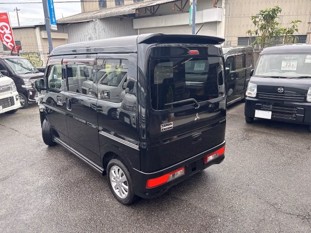 MITSUBISHI TOWN BOX