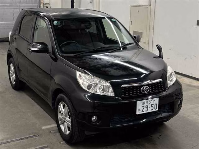 TOYOTA RUSH