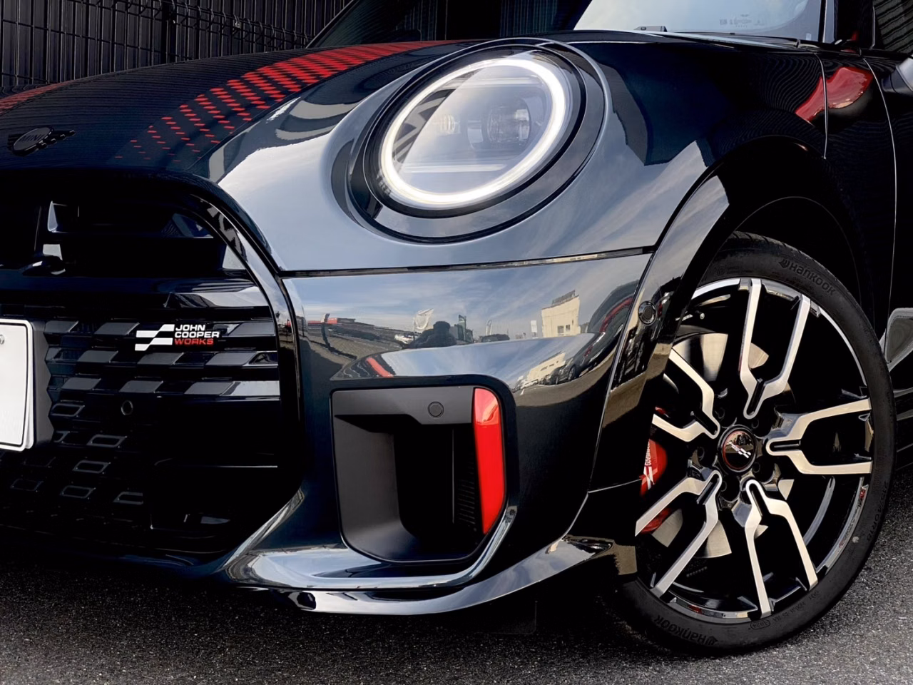 MINI HATCH