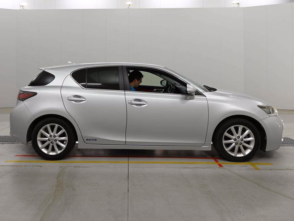 LEXUS CT200H