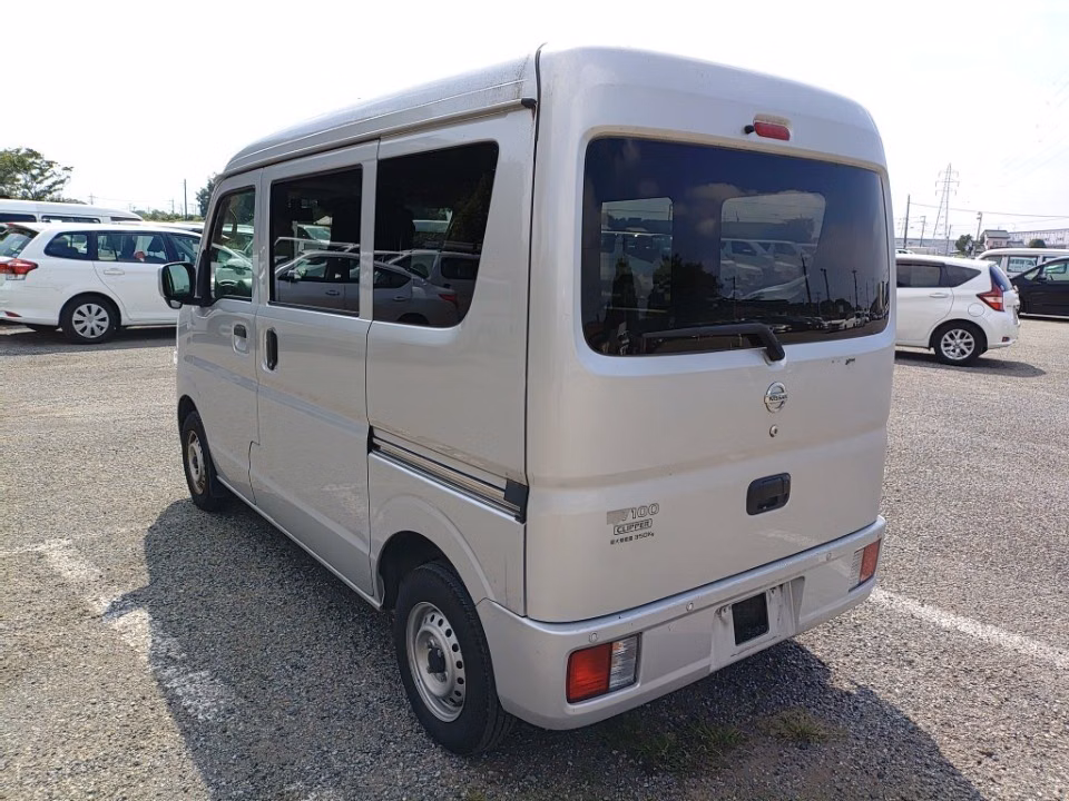NISSAN NV100 CLIPPER