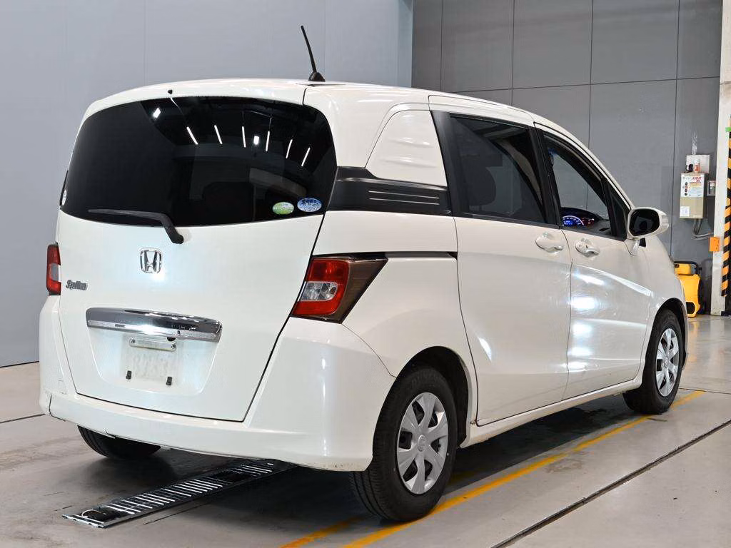 HONDA FREED SPIKE