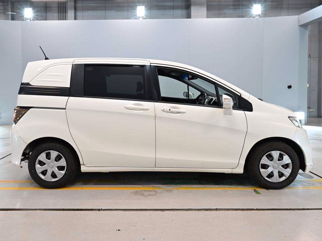 HONDA FREED SPIKE