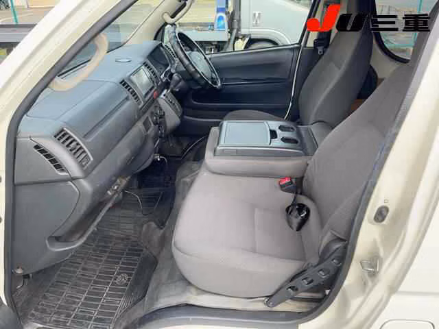 TOYOTA REGIUS ACE