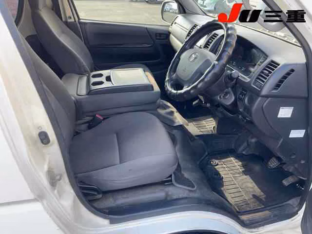 TOYOTA REGIUS ACE