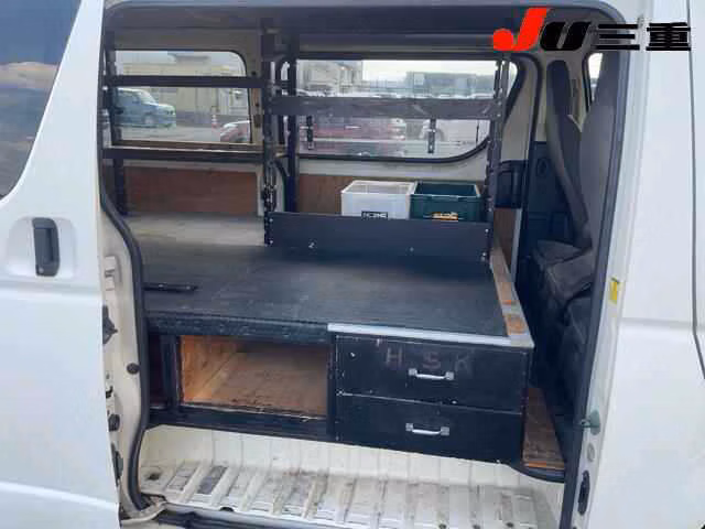 TOYOTA REGIUS ACE