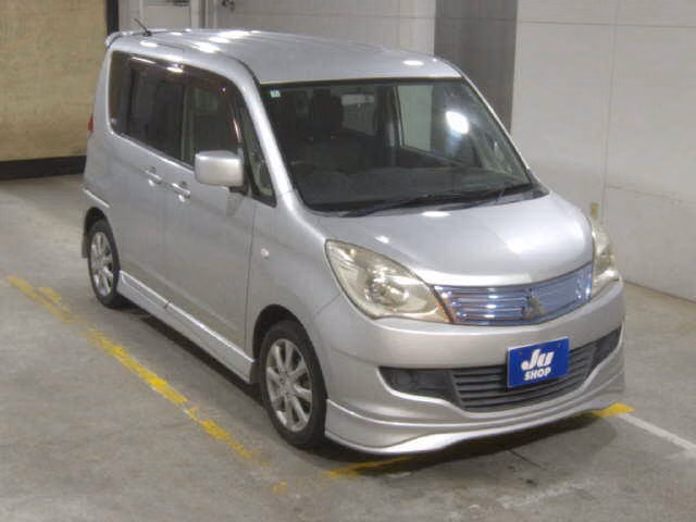 MITSUBISHI DELICA D:2