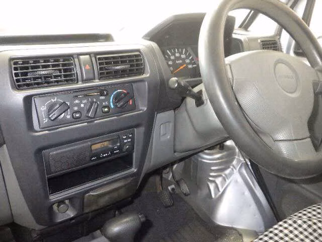 NISSAN CLIPPER