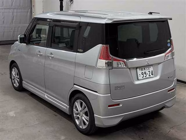 MITSUBISHI DELICA D:2