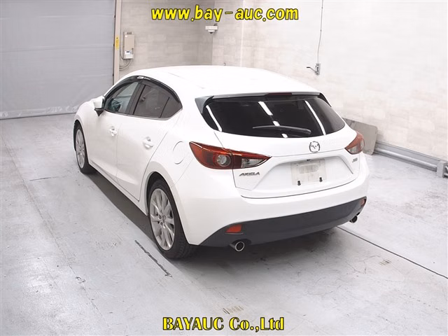 MAZDA AXELA