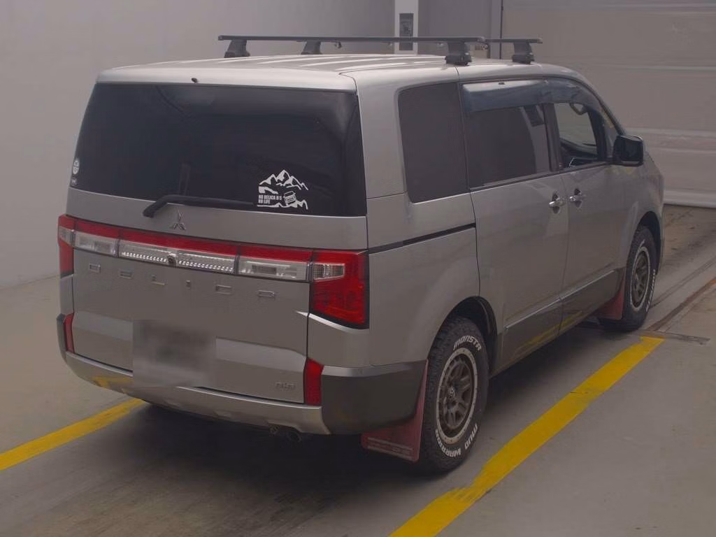 MITSUBISHI DELICA D:5