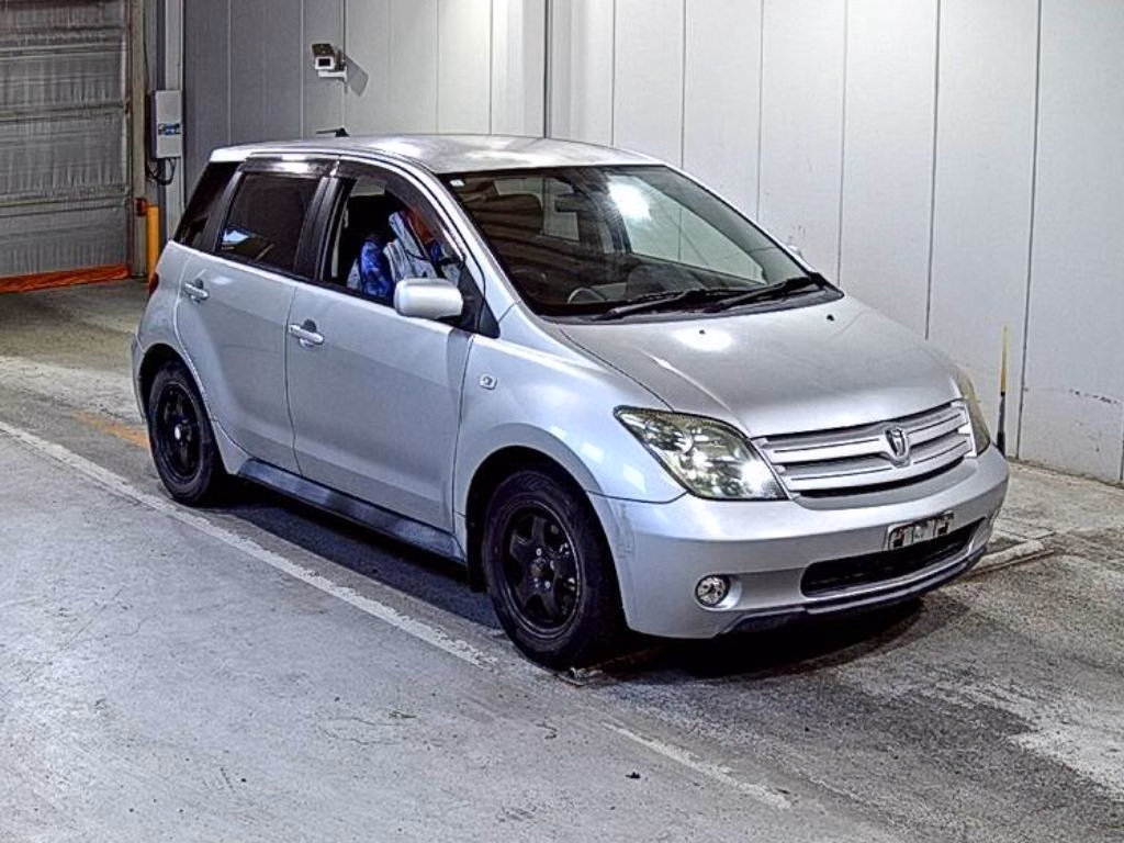TOYOTA IST