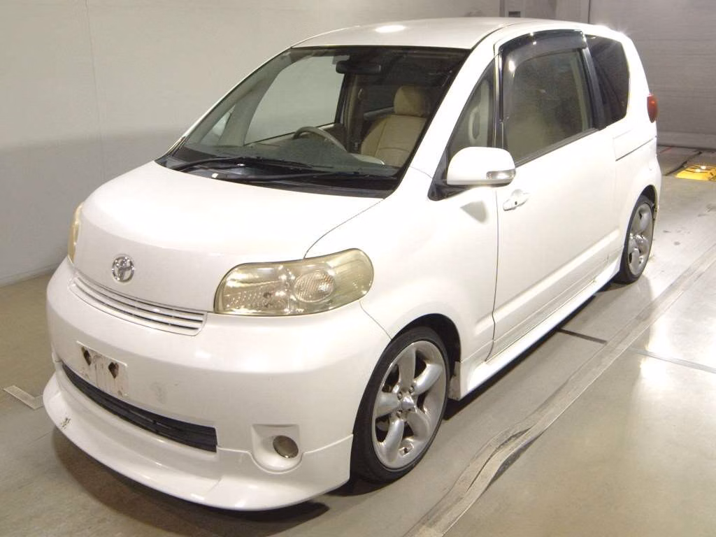 TOYOTA PORTE
