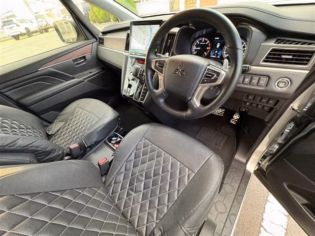 MITSUBISHI DELICA D:5