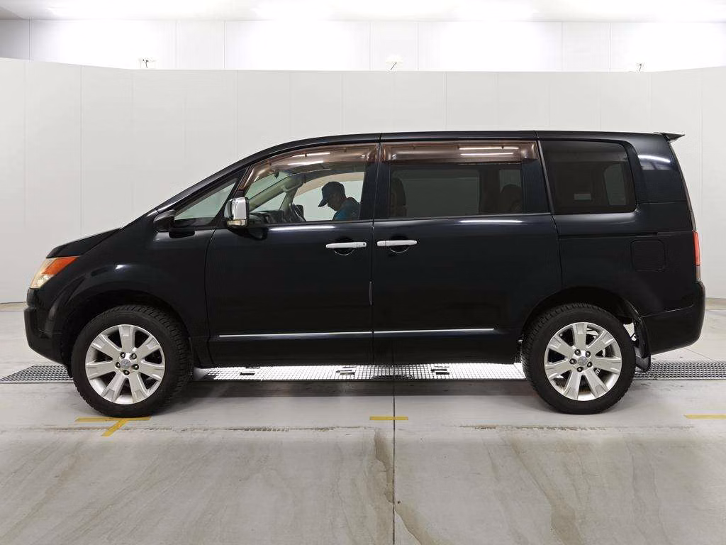 MITSUBISHI DELICA D:5