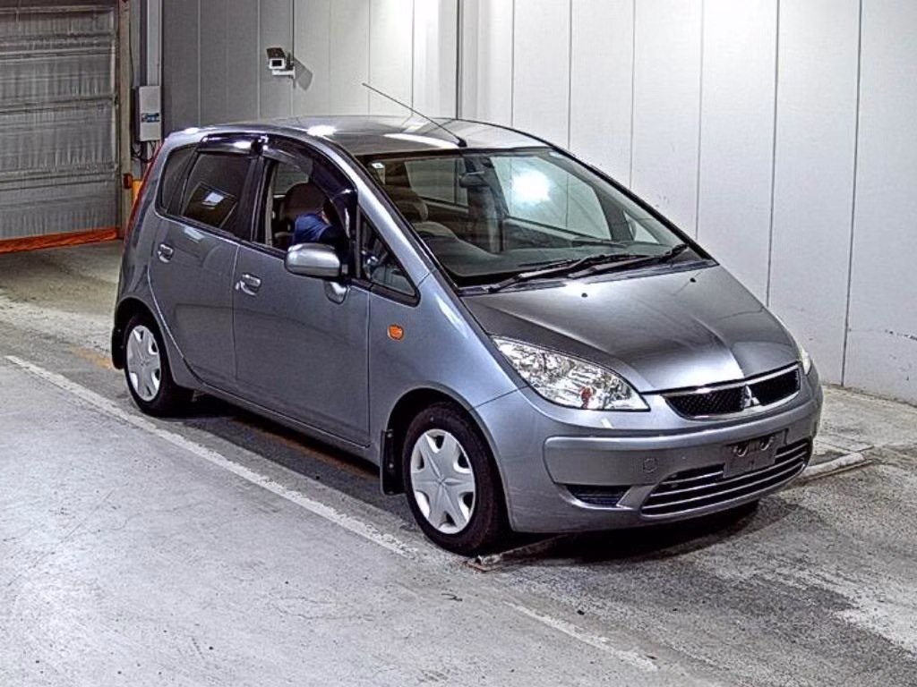 MITSUBISHI COLT