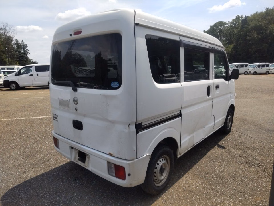 NISSAN NV100 CLIPPER