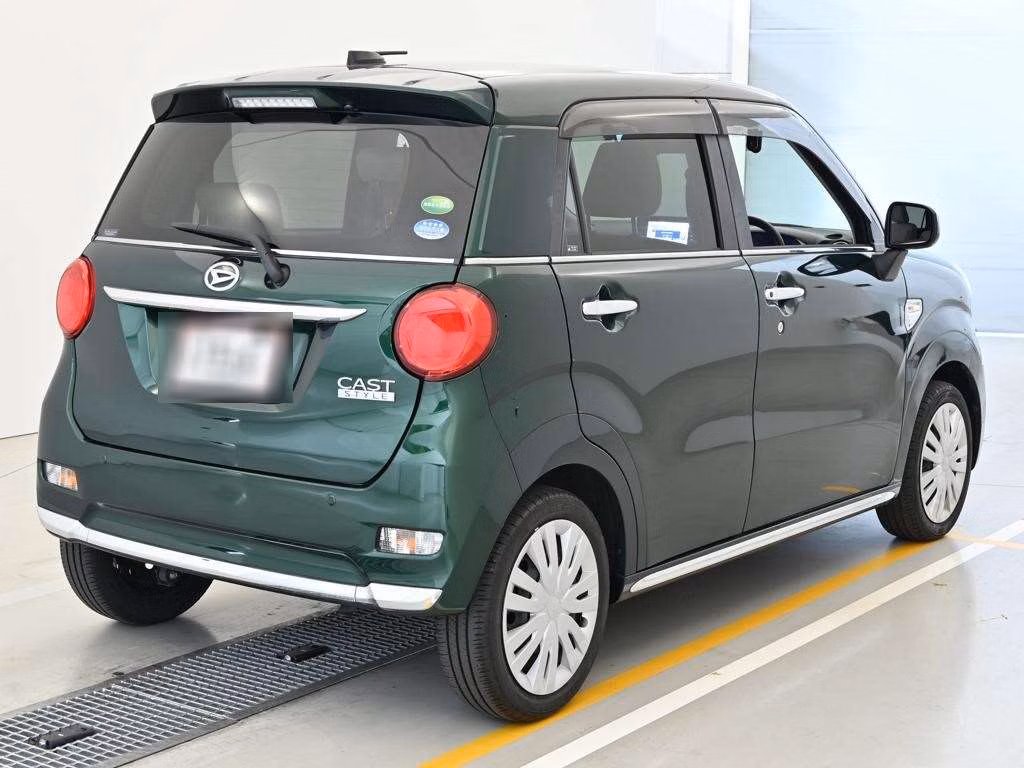 DAIHATSU CAST