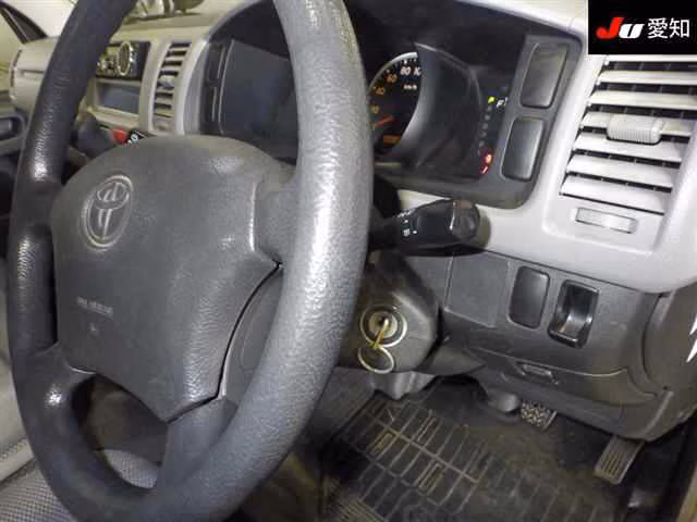 TOYOTA REGIUS ACE