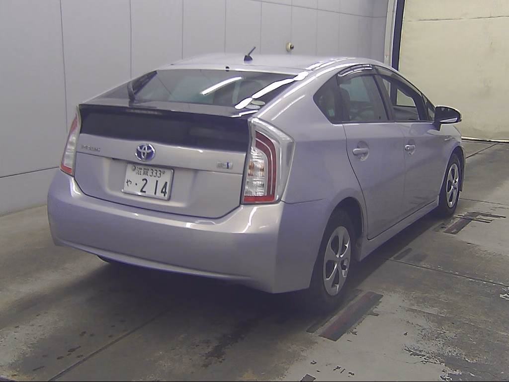 TOYOTA PRIUS