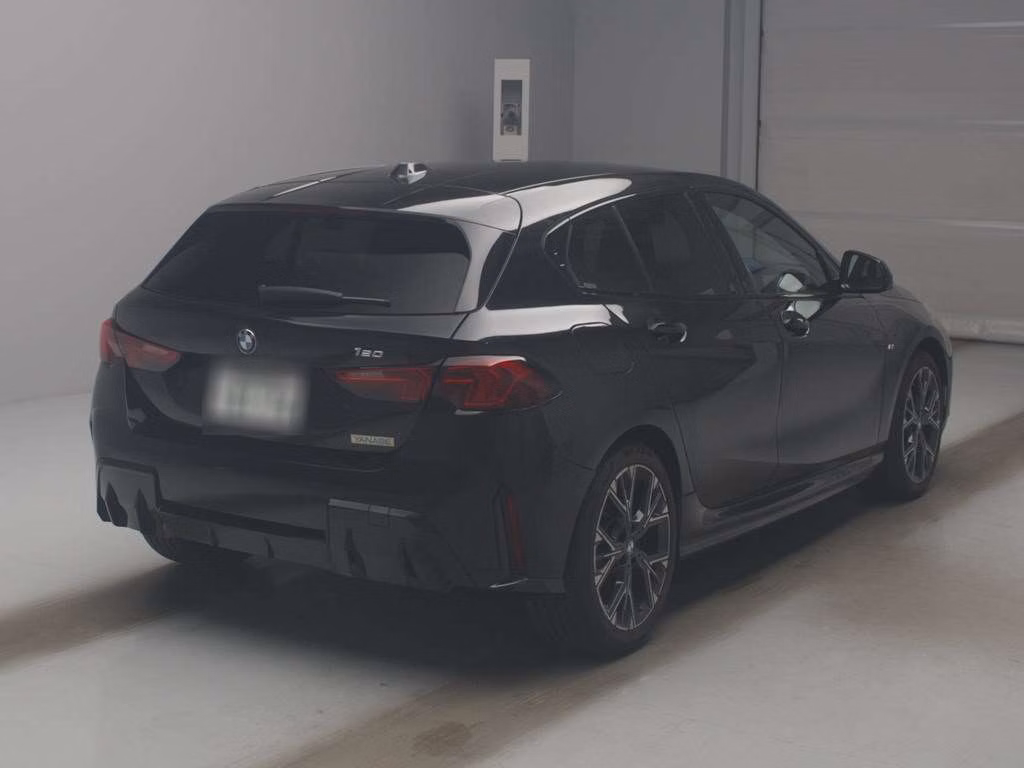 BMW 1-SERIES