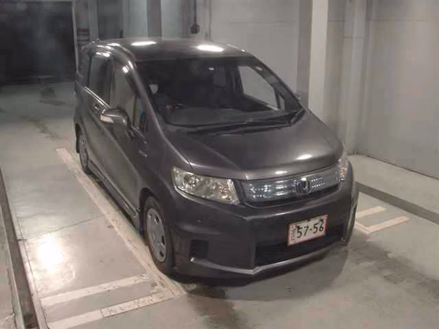 HONDA FREED SPIKE