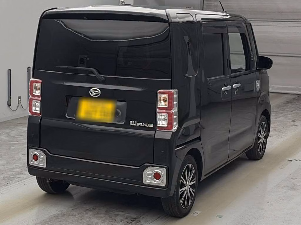 DAIHATSU WAKE