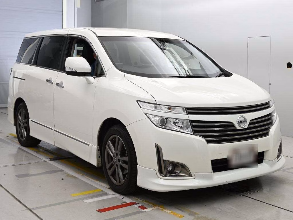 NISSAN ELGRAND