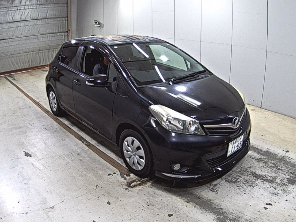 TOYOTA VITZ
