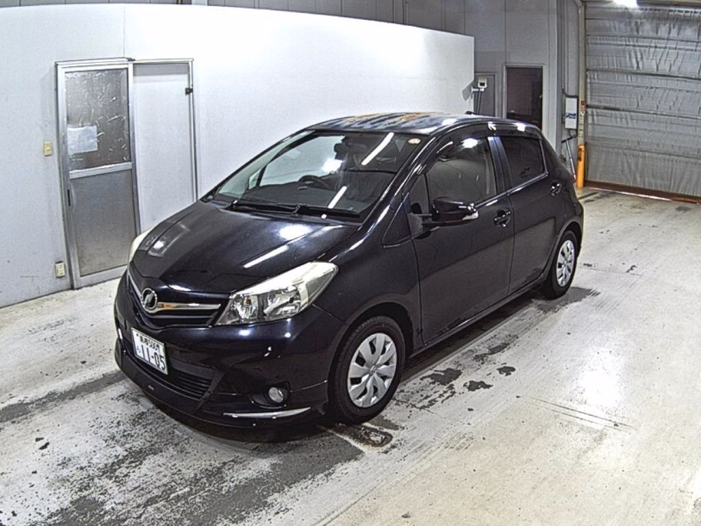 TOYOTA VITZ