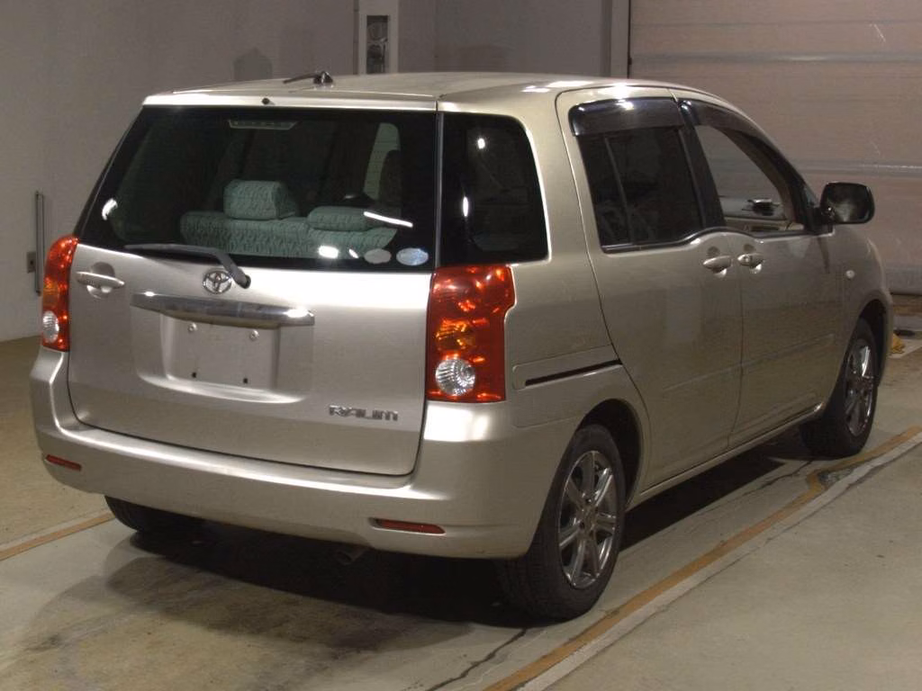 TOYOTA RAUM