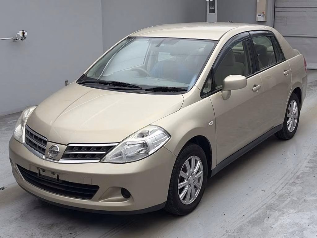 NISSAN TIIDA LATIO
