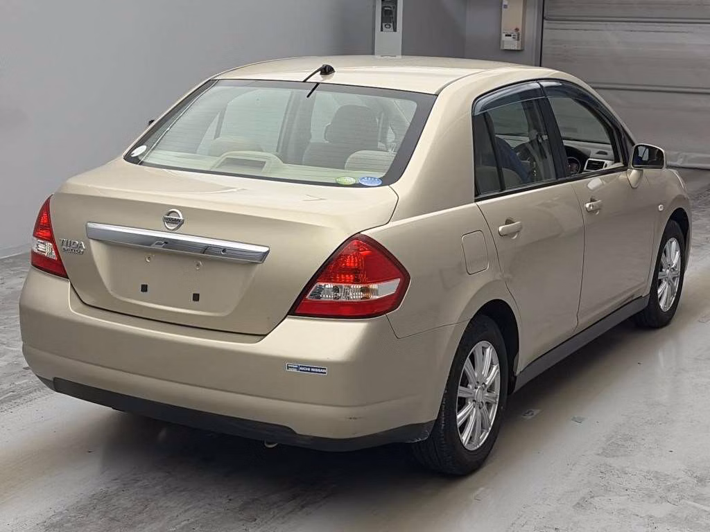 NISSAN TIIDA LATIO