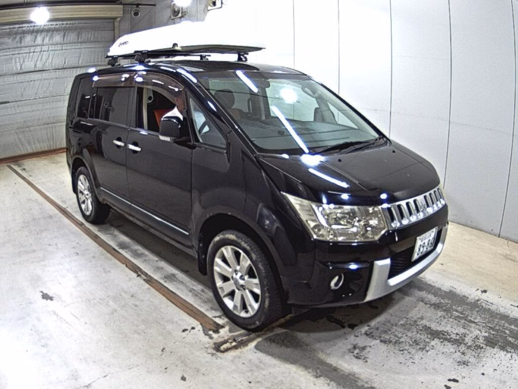 MITSUBISHI DELICA D:5