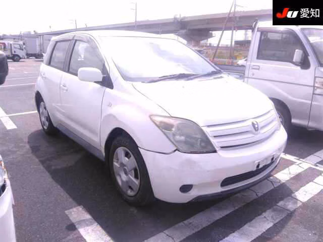 TOYOTA IST