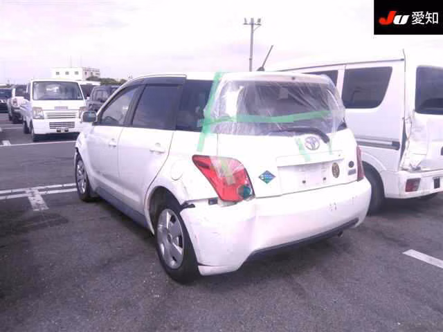 TOYOTA IST