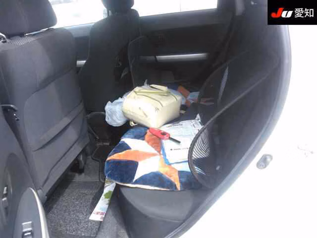 TOYOTA IST
