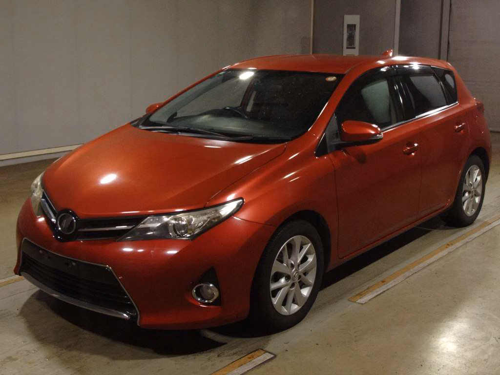 TOYOTA AURIS