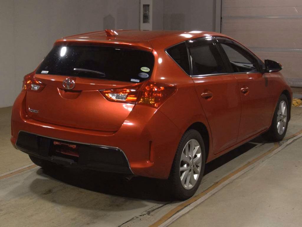 TOYOTA AURIS