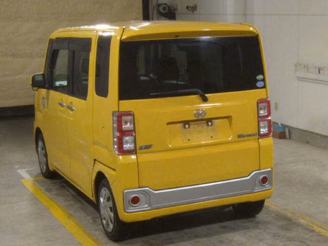DAIHATSU WAKE