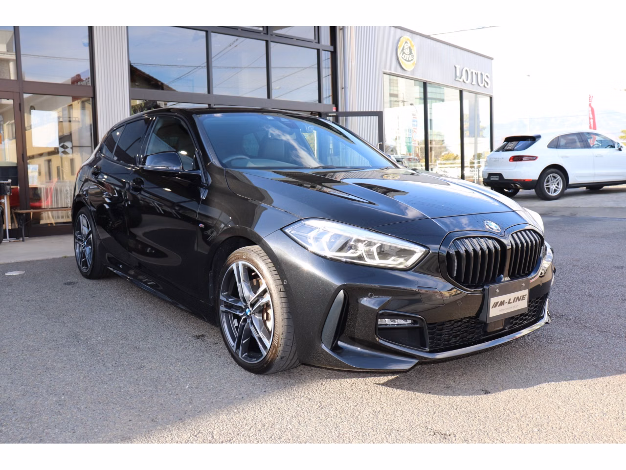 BMW 1-SERIES