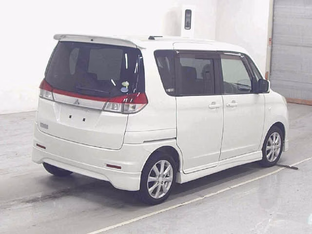 MITSUBISHI DELICA D:2