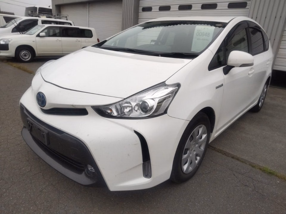 TOYOTA PRIUS ALPHA