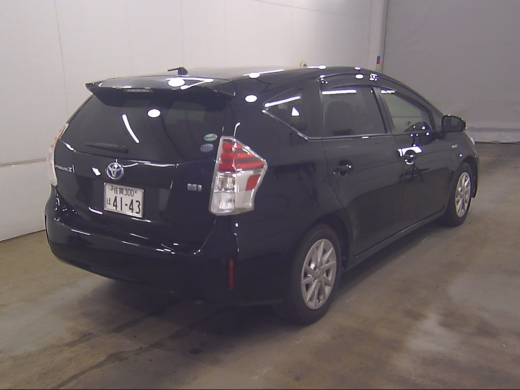 TOYOTA PRIUS ALPHA