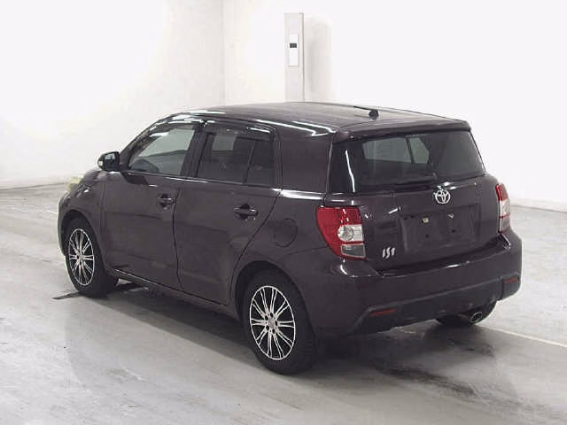 TOYOTA IST