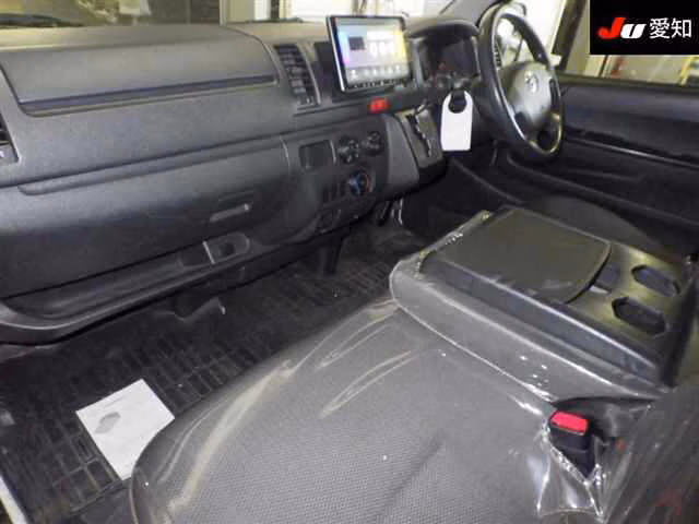 TOYOTA REGIUS ACE