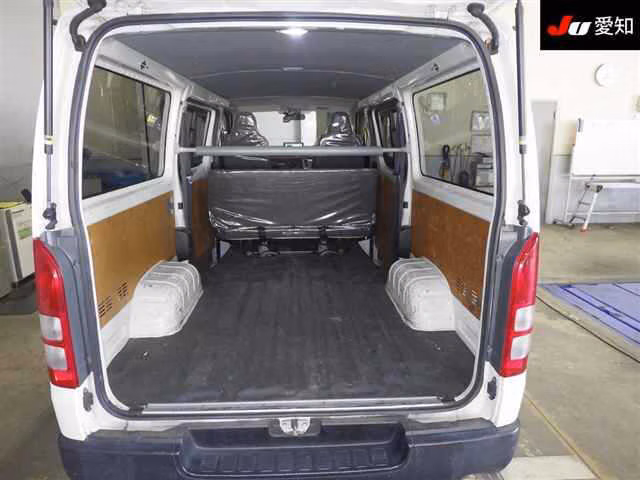 TOYOTA REGIUS ACE