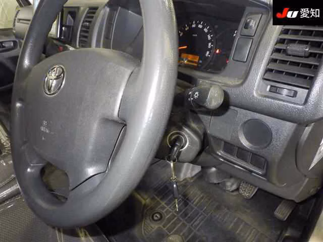 TOYOTA REGIUS ACE