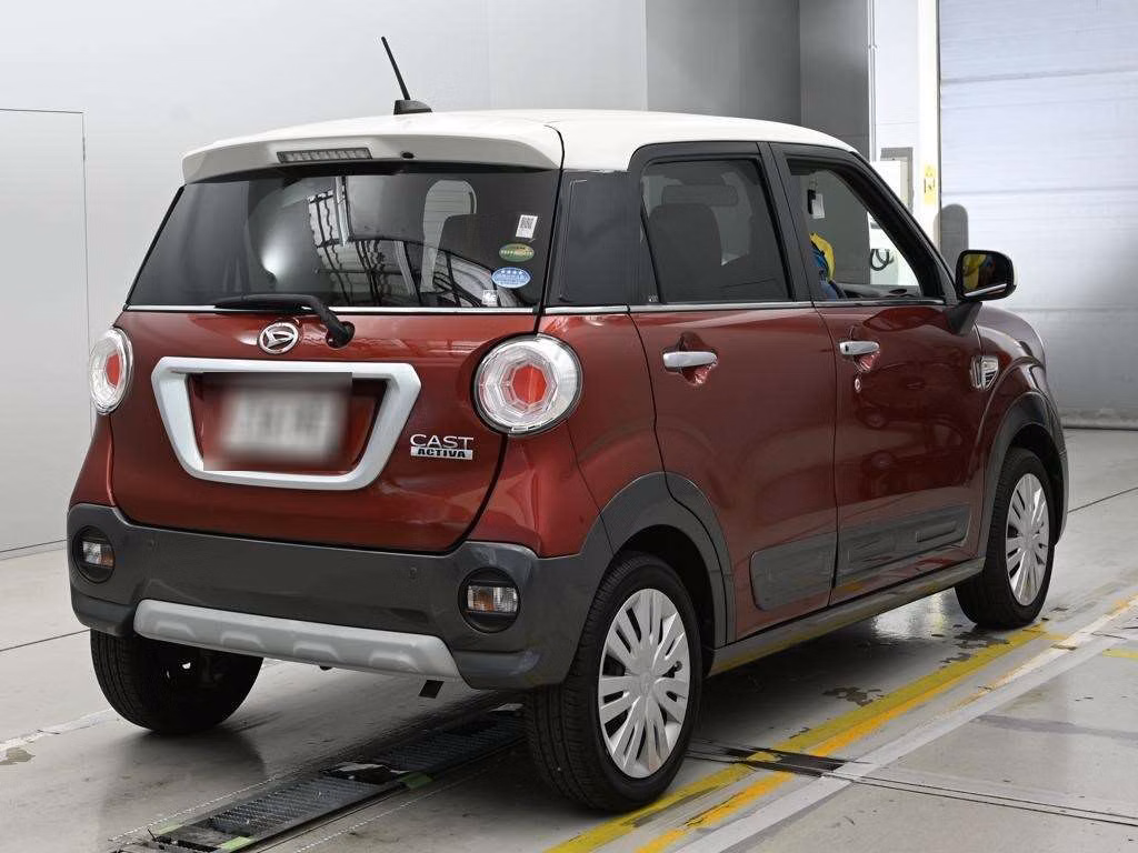 DAIHATSU CAST
