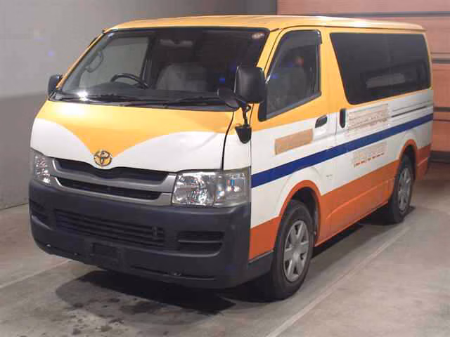 TOYOTA REGIUS ACE